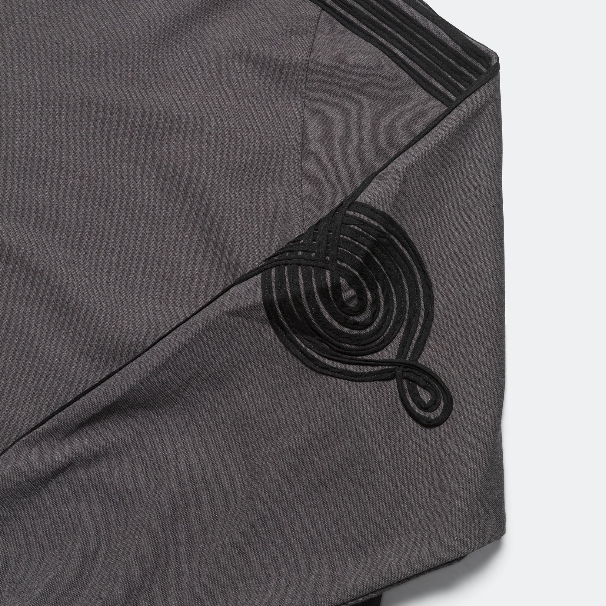 Applique Oversized Crew Neck - Washed Black Soft Roots Jersey - Image 3