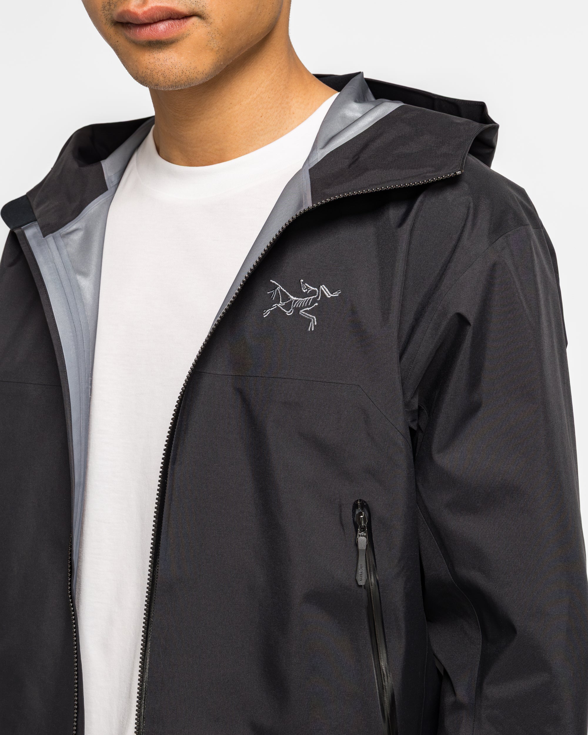 Beta Jacket - Black - Image 5
