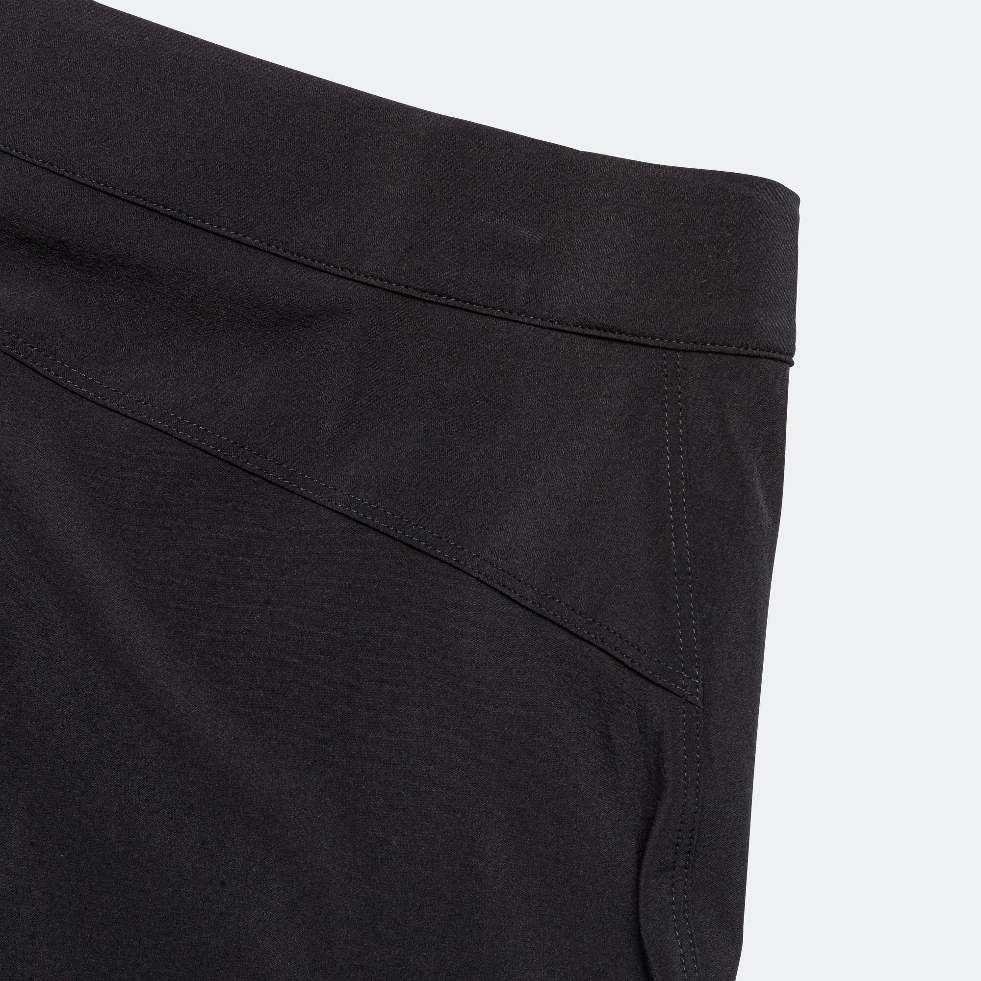 Gamma Lightweight 9" Short - Black - Image 6