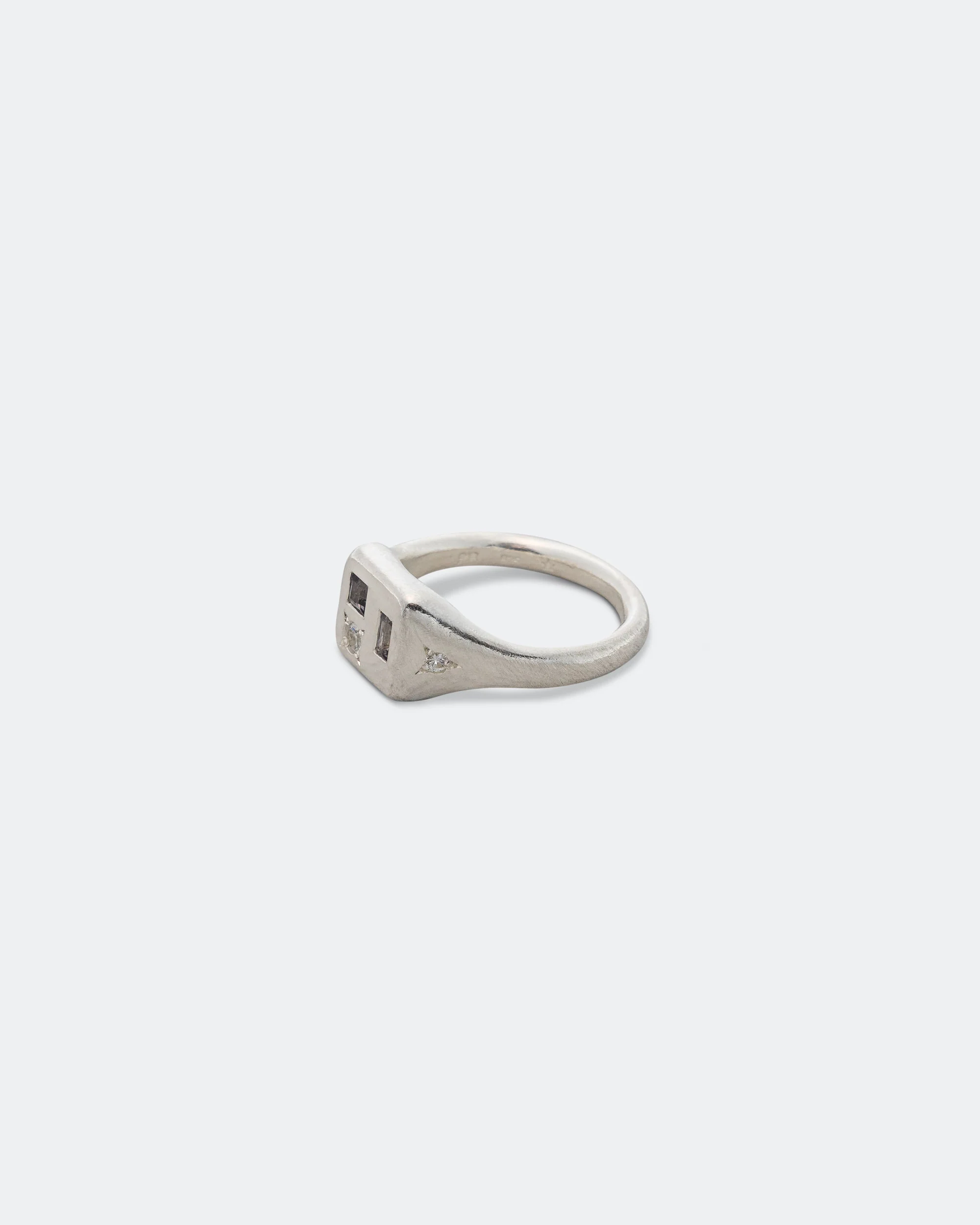 Fog Ring - 925 Silver/Grey Spinel - Image 3