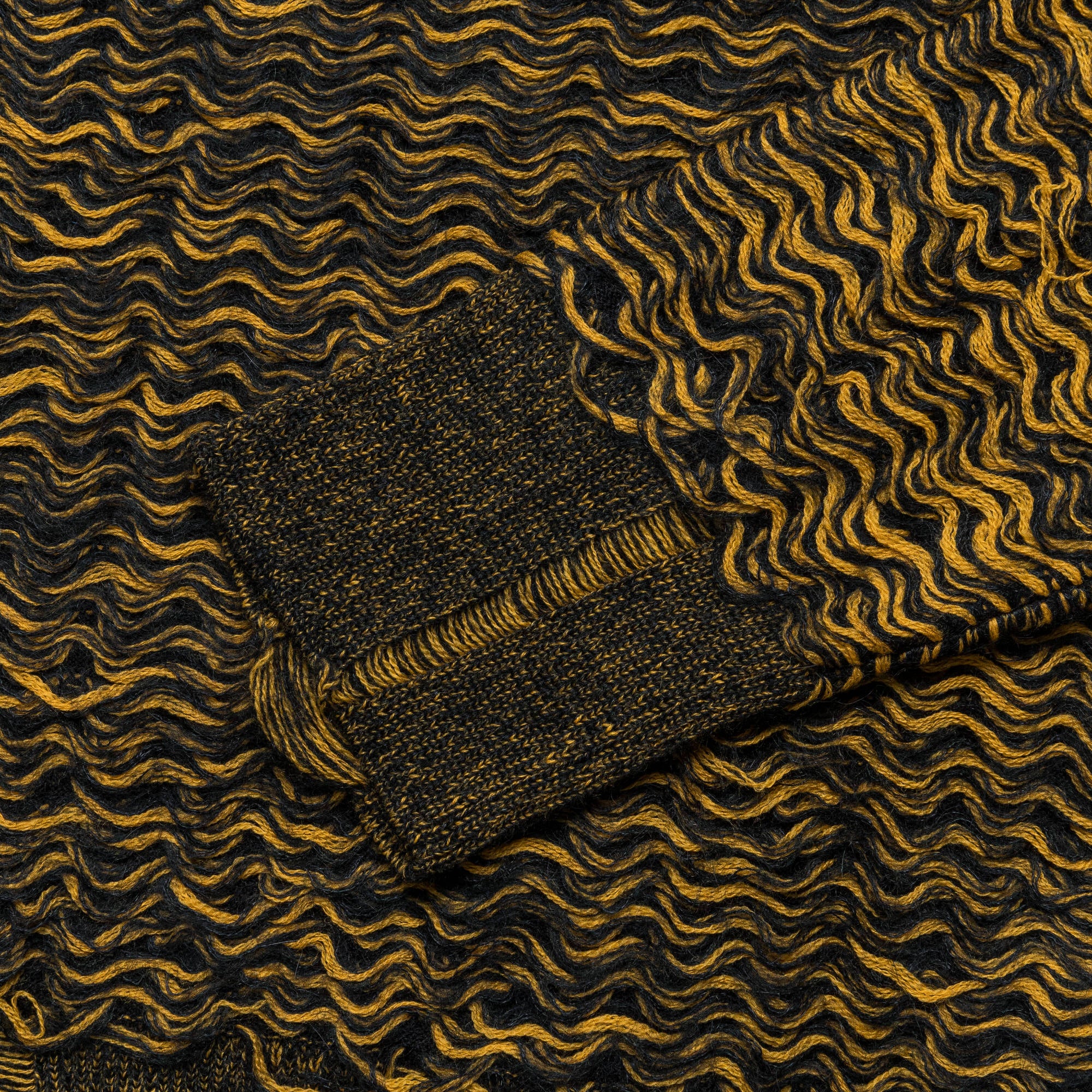 Hairy Wave Crewneck - Black/Yellow - Image 3