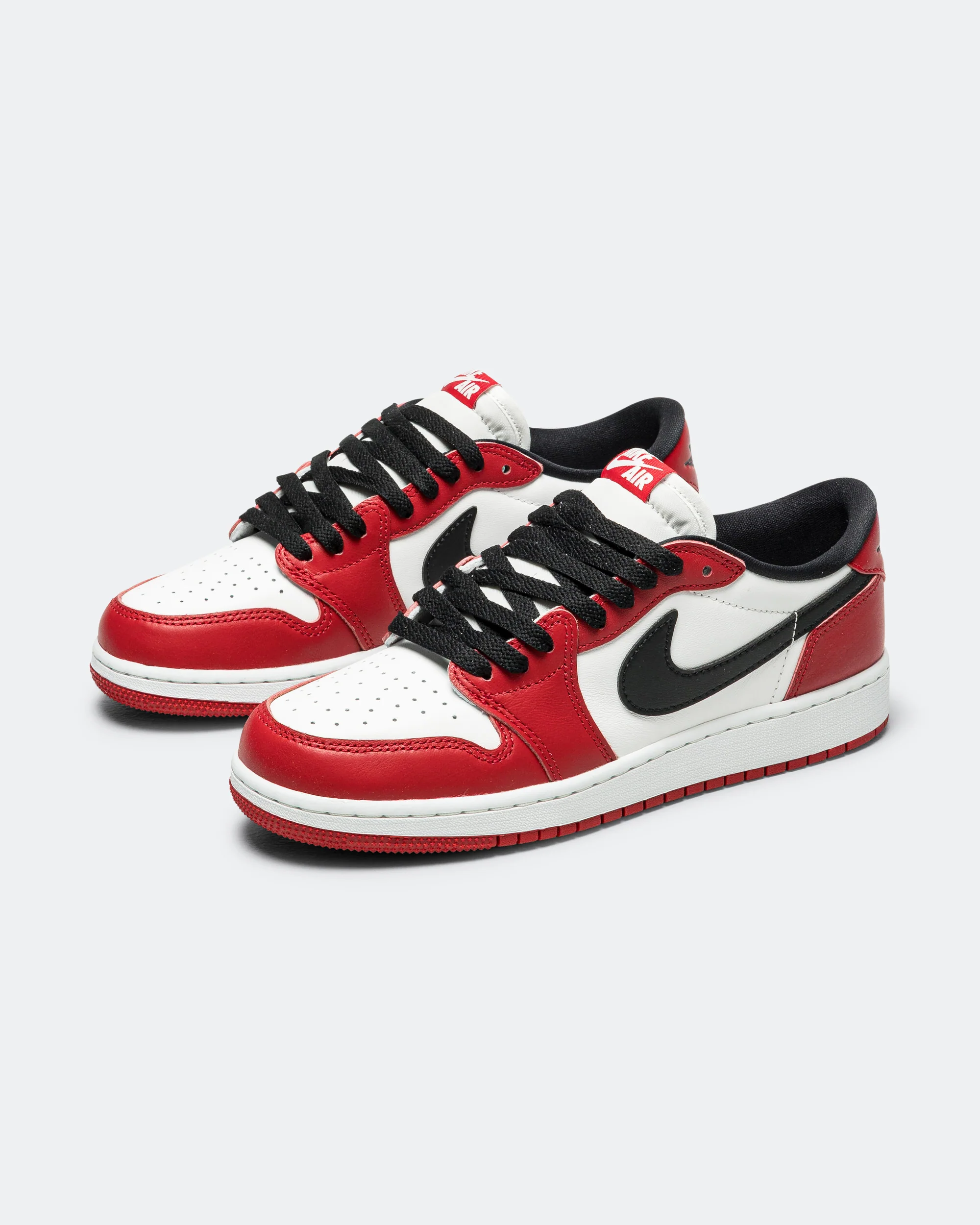Air Jordan 1 Retro Low OG (GS) - Varsity Red/Black-Summit White - Image 2