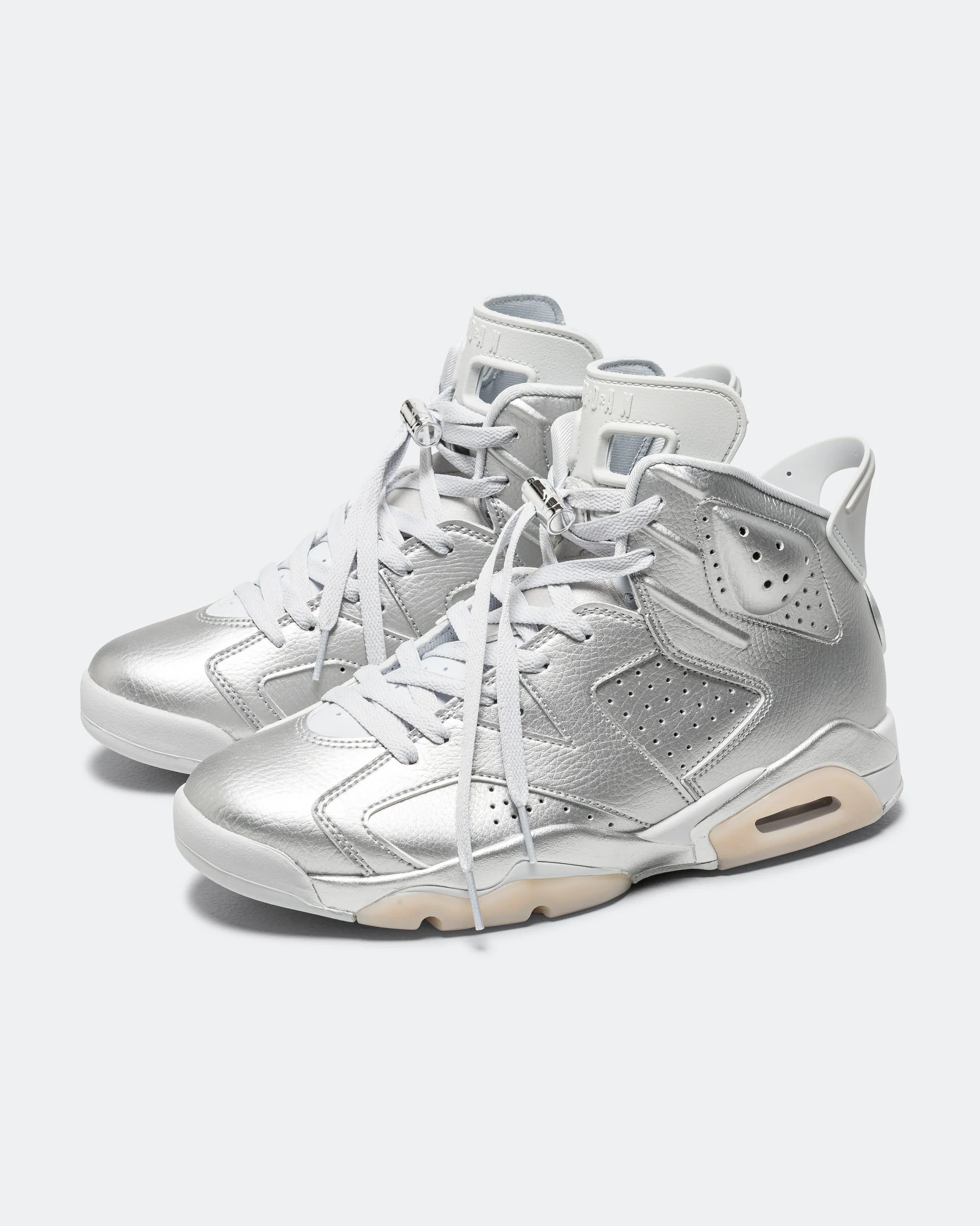 Air Jordan 6 Retro x PSG - Metallic Silver/Metallic Silver-Pure Platinum-Oil - Image 2