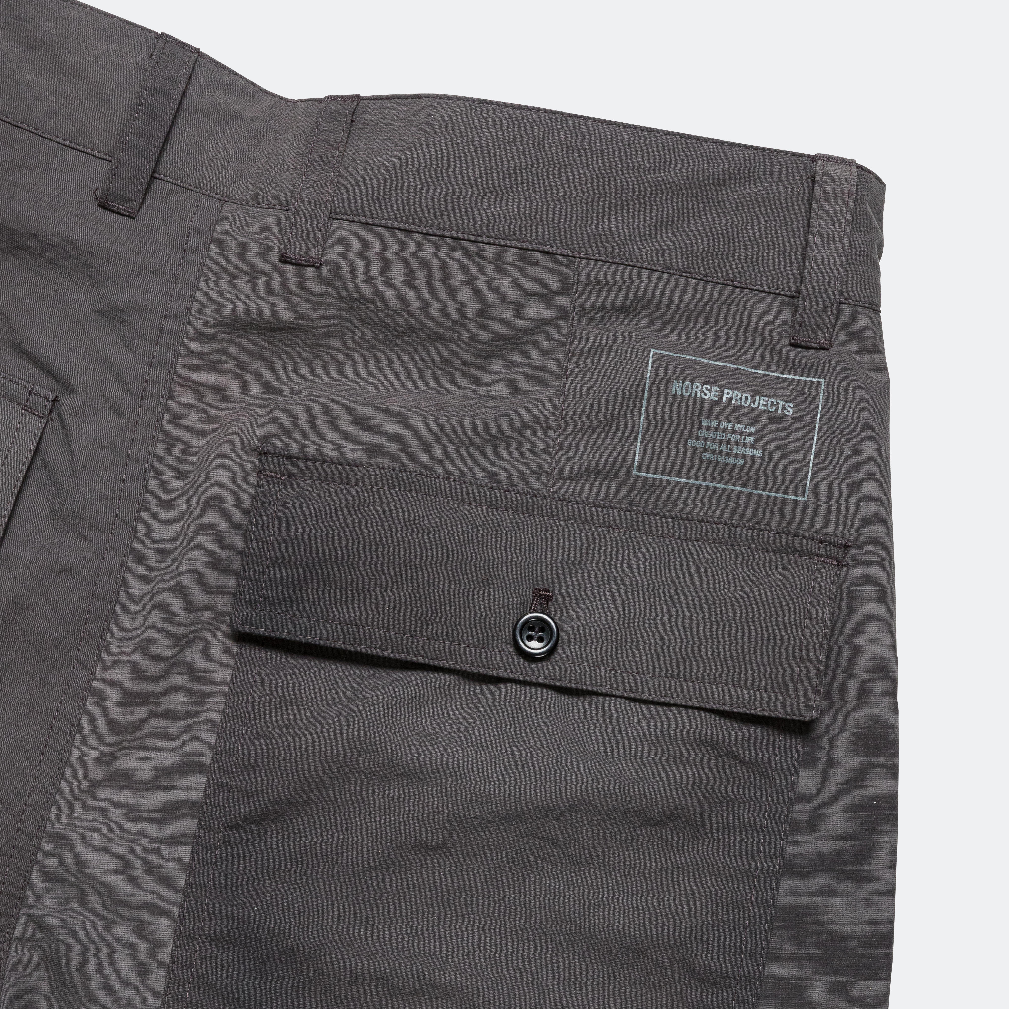 Lukas Relaxed Wave Dye Shorts - Black - Image 4