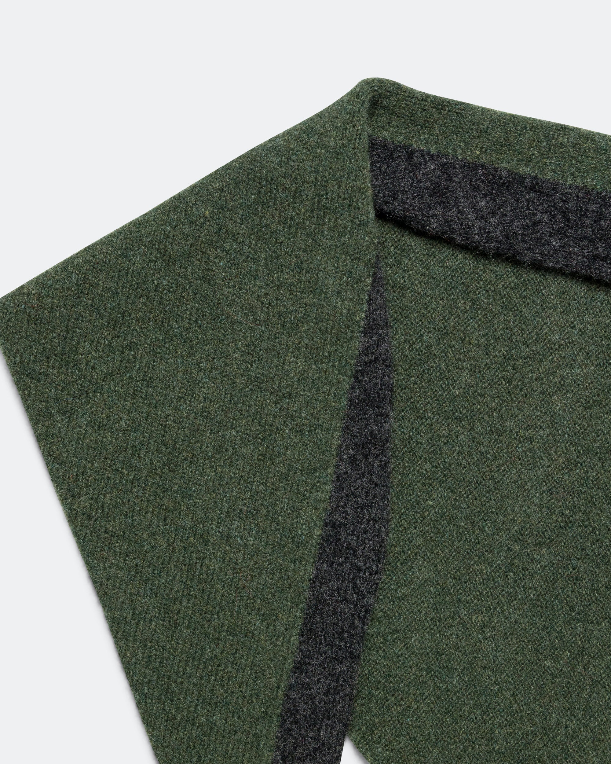 Tipped Scout Scarf - Green/Charcoal Lambswool - Image 5
