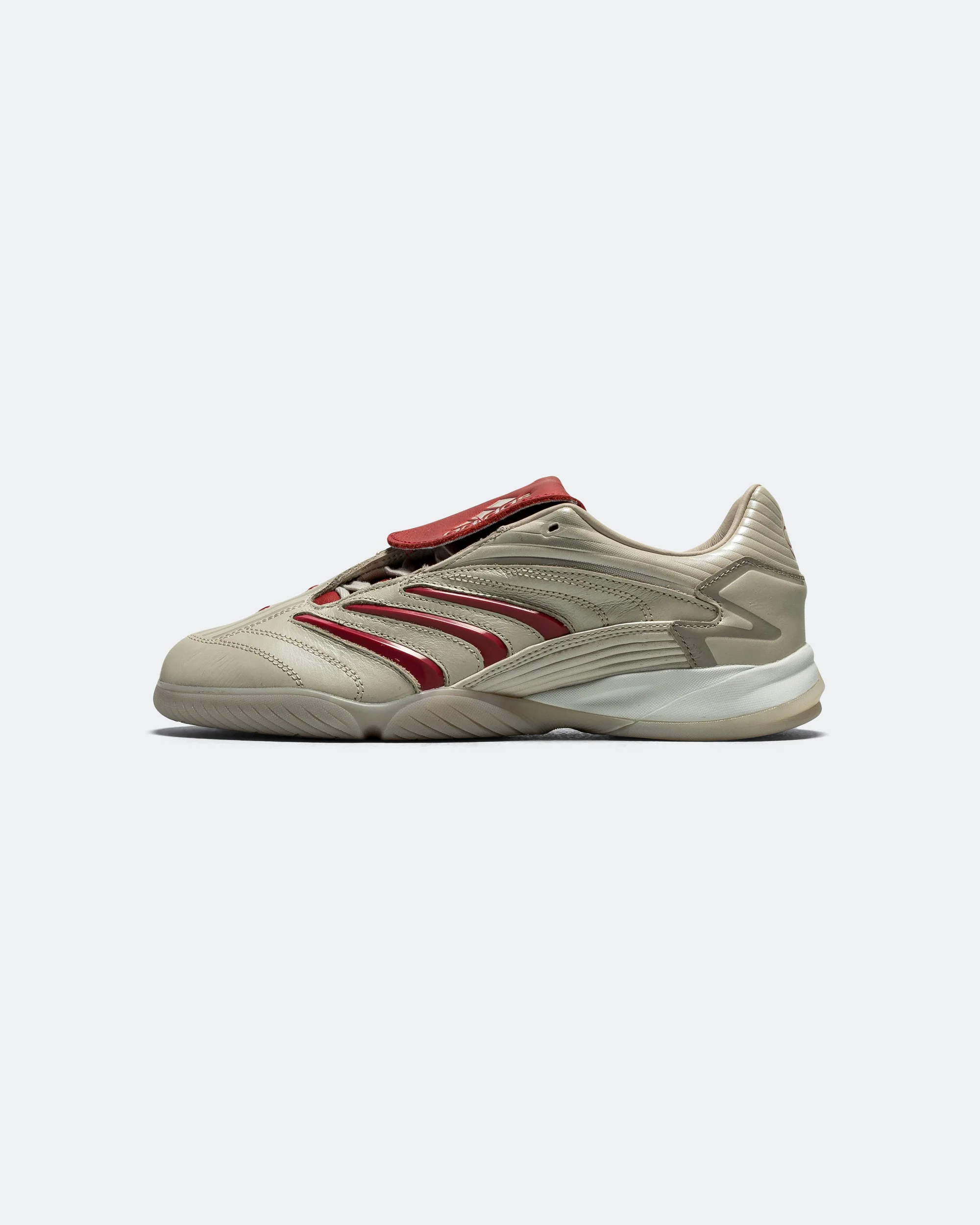Predator Sala - Beige/Team Victory Red-Metallic Gold