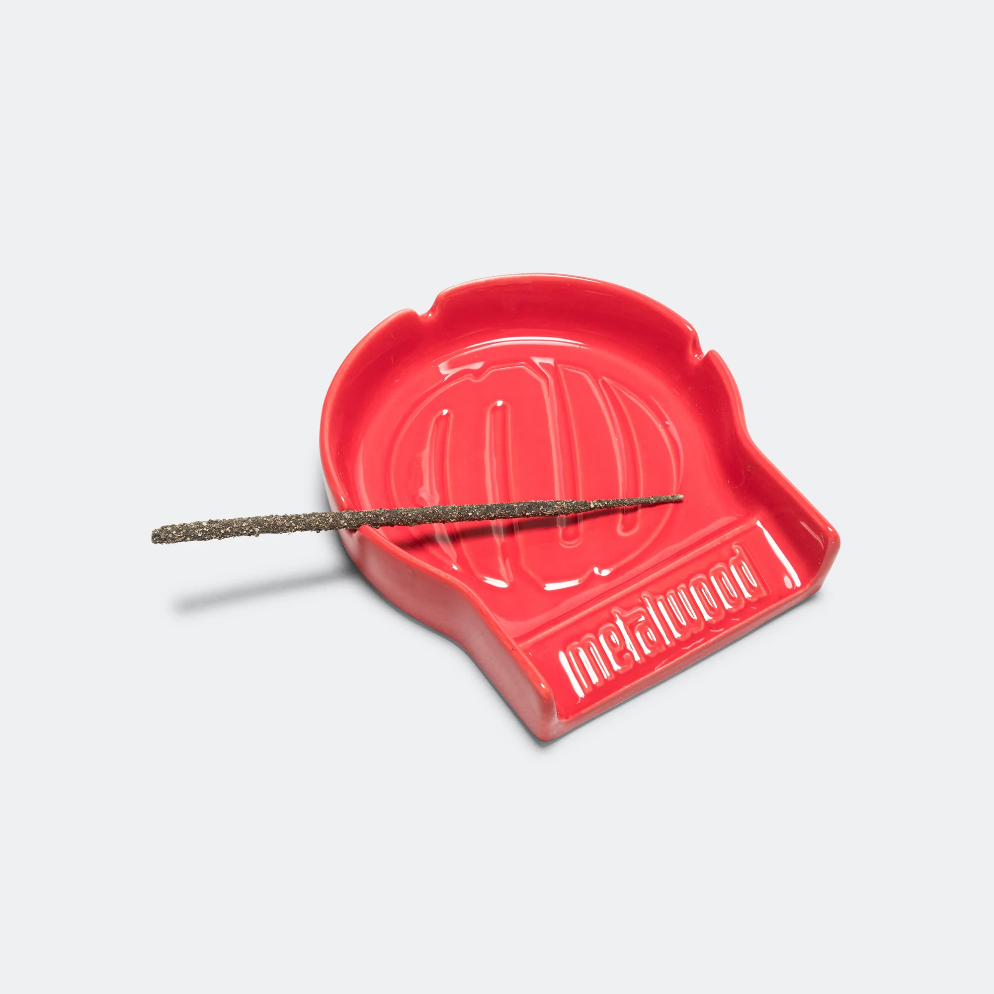 Puttin Trainer Ashtray - Red - Image 6