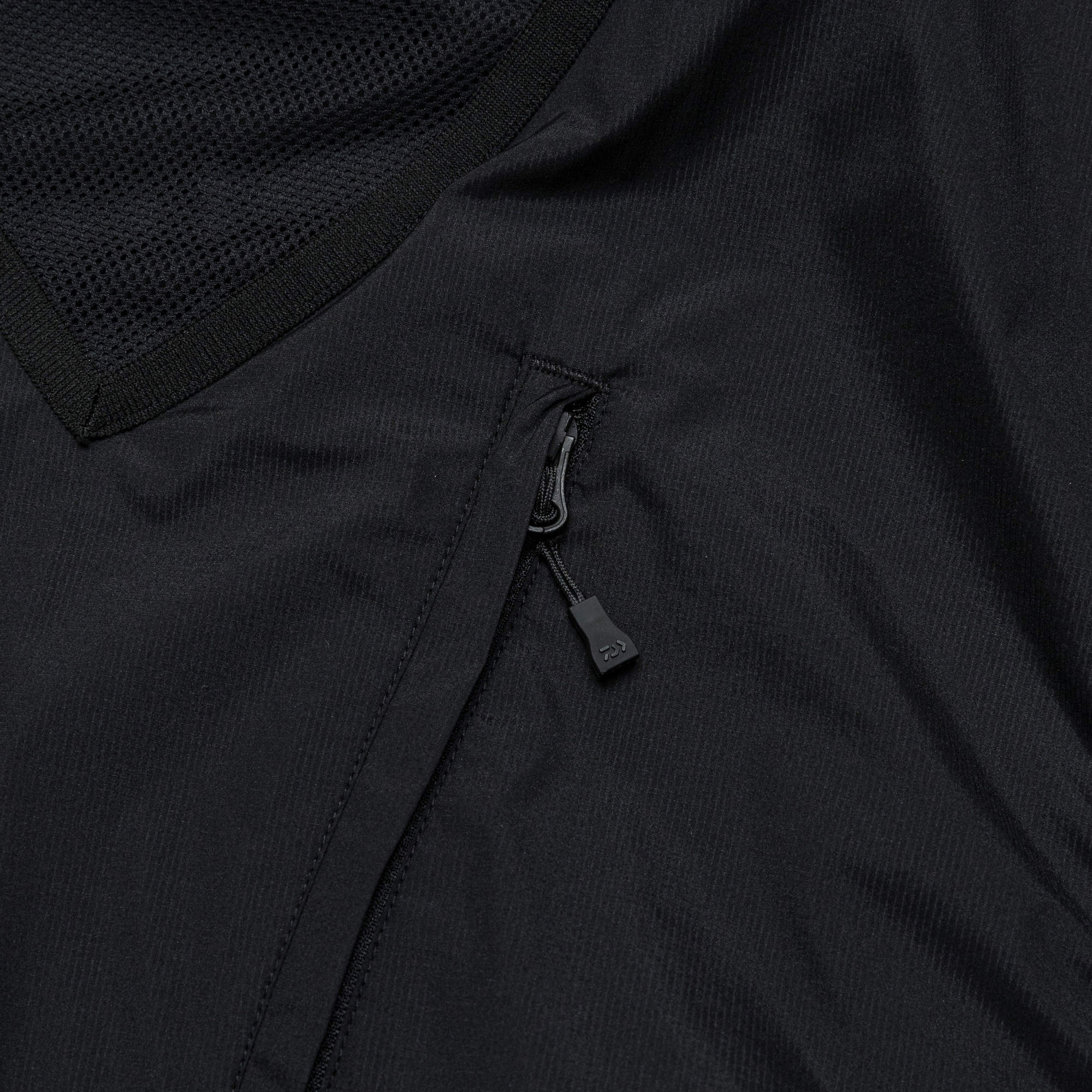Tech Reversible Field Vest - Black - Image 4