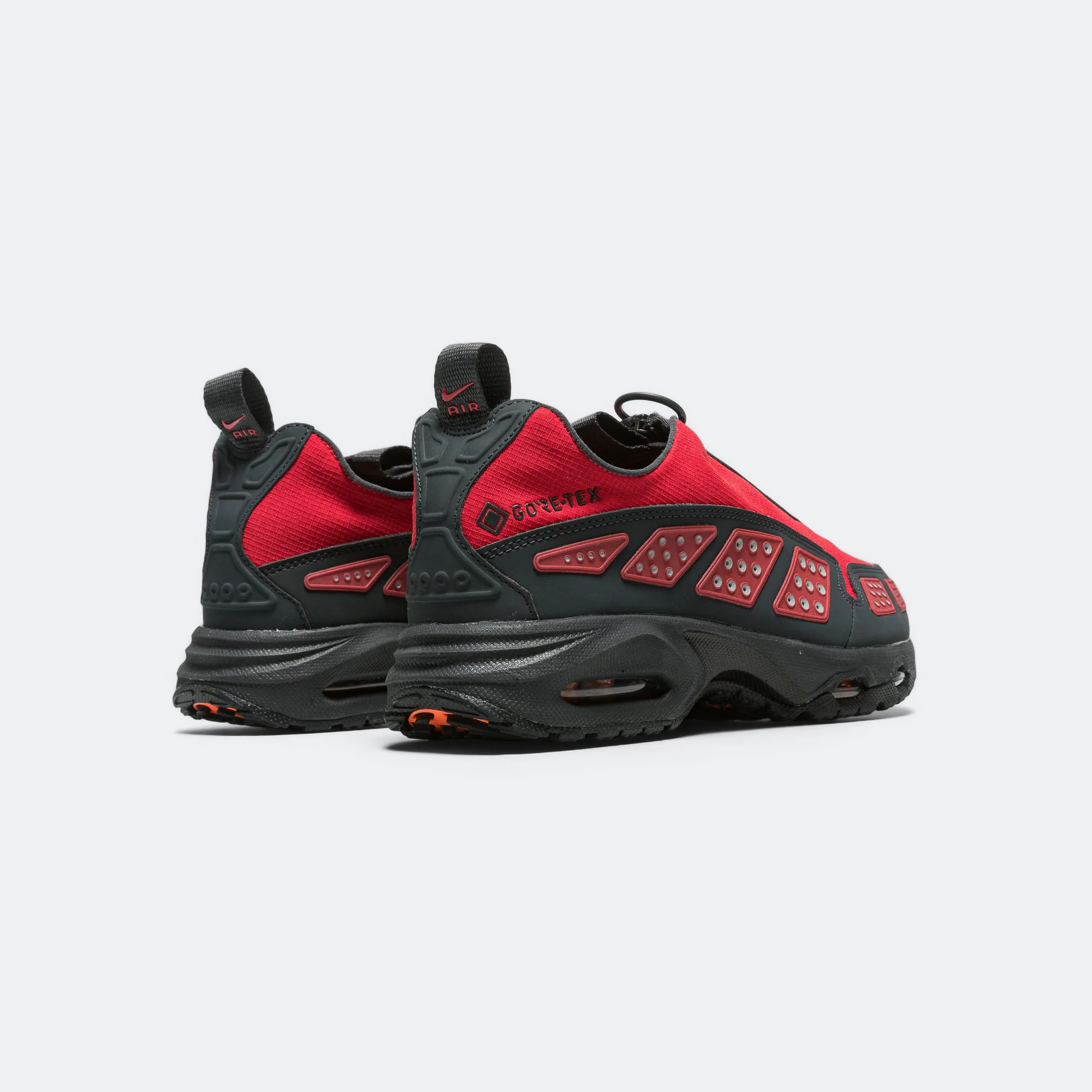 Womens Air Max SNDR GORE-TEX - Hyper Crimson/Dk Smoke Grey-Fire Red - Image 3