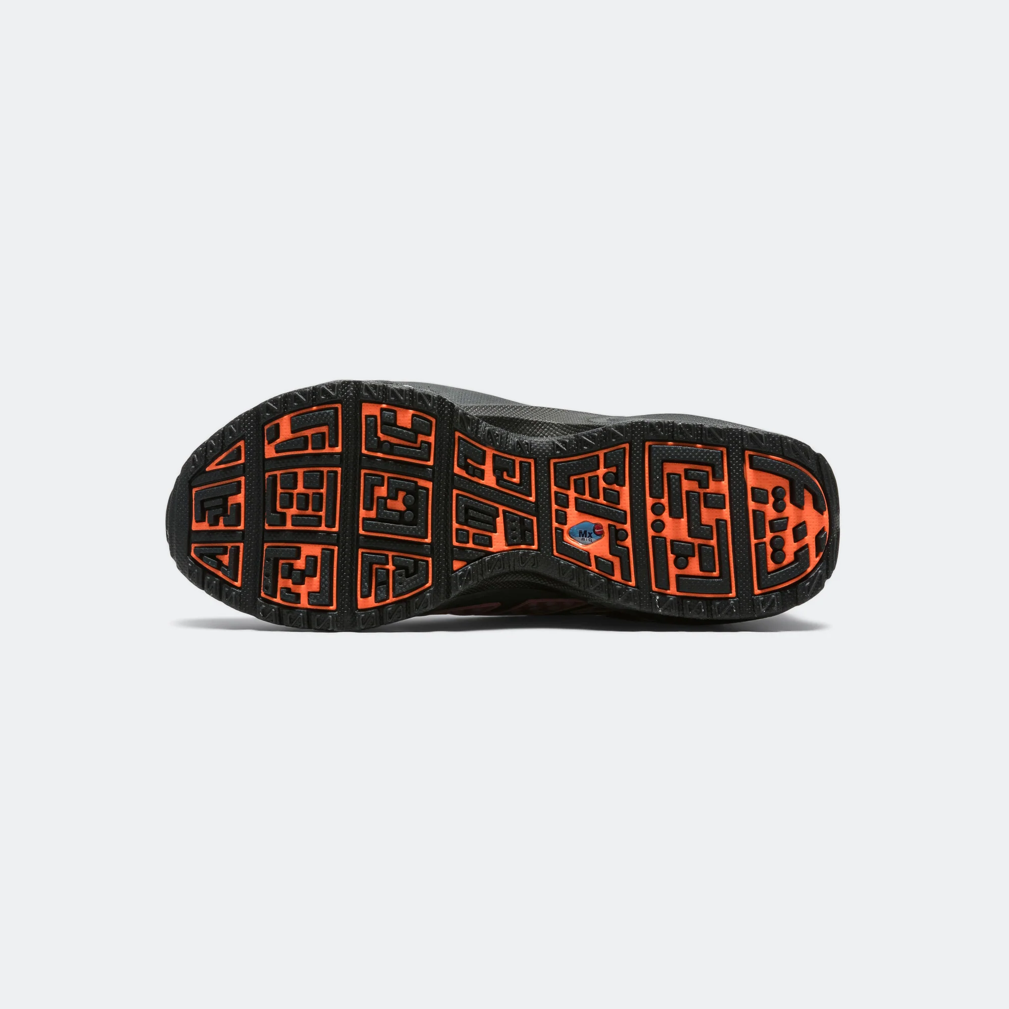 Womens Air Max SNDR GORE-TEX - Hyper Crimson/Dk Smoke Grey-Fire Red - Image 5